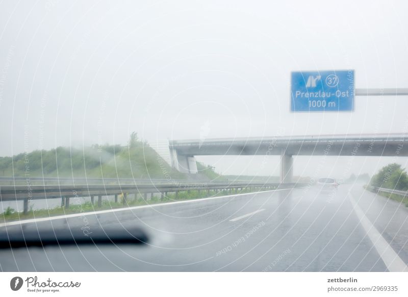 Prenzlau Ost Autobahn Tourismus Ferien & Urlaub & Reisen Reisefotografie fahren Personenverkehr Ausflug unterwegs Regenwasser Wetter Brücke Autobrücke