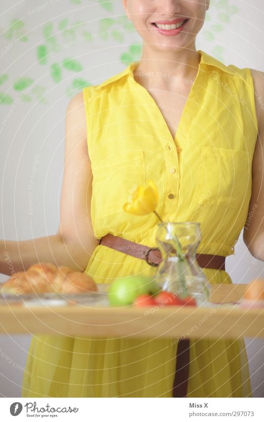 Tante Betty Lebensmittel Frucht Croissant Kuchen Ernährung Frühstück Kaffeetrinken Restaurant Essen Valentinstag Muttertag Mensch feminin Frau Erwachsene 1