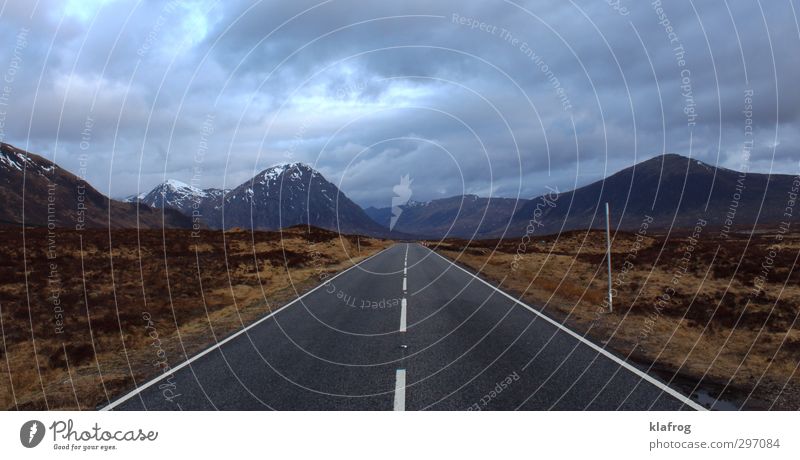 Skyfall is where we start... Berge u. Gebirge Kino Wolken Unwetter Sturm Gewitter Schnee Moos Hügel Felsen Highlands Schottland Verkehrswege Autofahren Straße