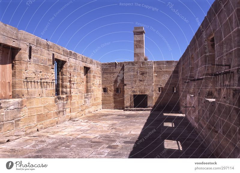 Erbe Steinmauern Menschenleer Bauwerk Gebäude Architektur Mauer Wand Kamin Schornstein Langeweile Sydney Australien Marine Schiffswerft Basis Kakaduinsel