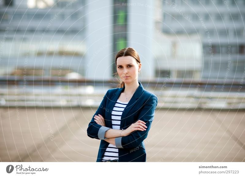 Business Woman Bildung Wissenschaften Erwachsenenbildung Lehrer Berufsausbildung Azubi Praktikum Studium Student Wirtschaft Baustelle Energiewirtschaft