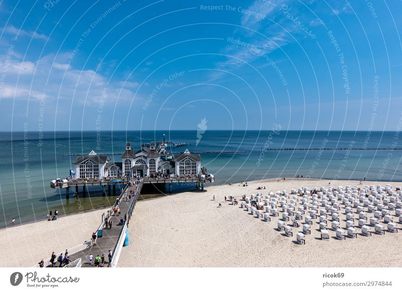 Seebrücke an der Ostseeküste in Göhren auf der Insel Rügen Erholung Ferien & Urlaub & Reisen Tourismus Strand Natur Landschaft Sand Wasser Wolken Küste Bauwerk