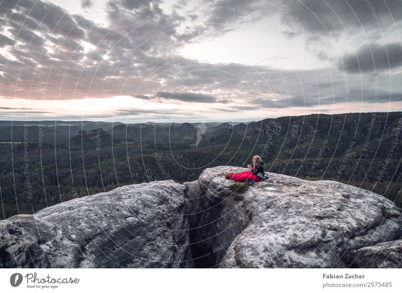 Sonnenaufgang am kleinen Winterberg Ferien & Urlaub & Reisen Camping Sommerurlaub Berge u. Gebirge Natur Landschaft Wolken Sonnenuntergang Wald Felsen Gipfel