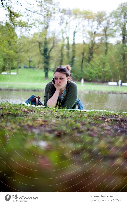 Park harmonisch Wohlgefühl Zufriedenheit Sinnesorgane Erholung ruhig Duft Freizeit & Hobby feminin 1 Mensch 18-30 Jahre Jugendliche Erwachsene Natur Landschaft