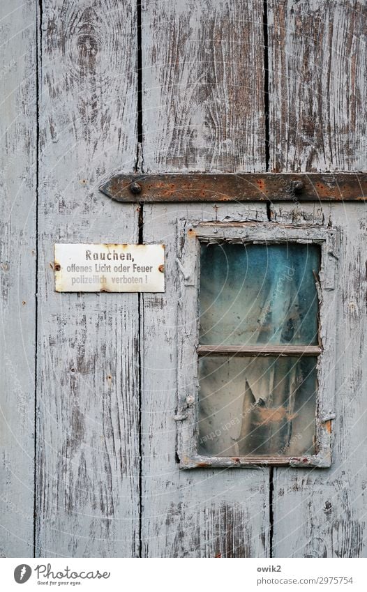 Inferno Tor Fenster Tür Scharnier Holz Glas Metall Kunststoff Schriftzeichen Schilder & Markierungen Hinweisschild Warnschild alt trashig trist achtsam