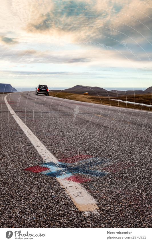 Straße zum Nordkap Ferien & Urlaub & Reisen Tourismus Abenteuer Ferne Freiheit Landschaft Himmel Wolken Schönes Wetter Berge u. Gebirge Verkehr Verkehrsmittel