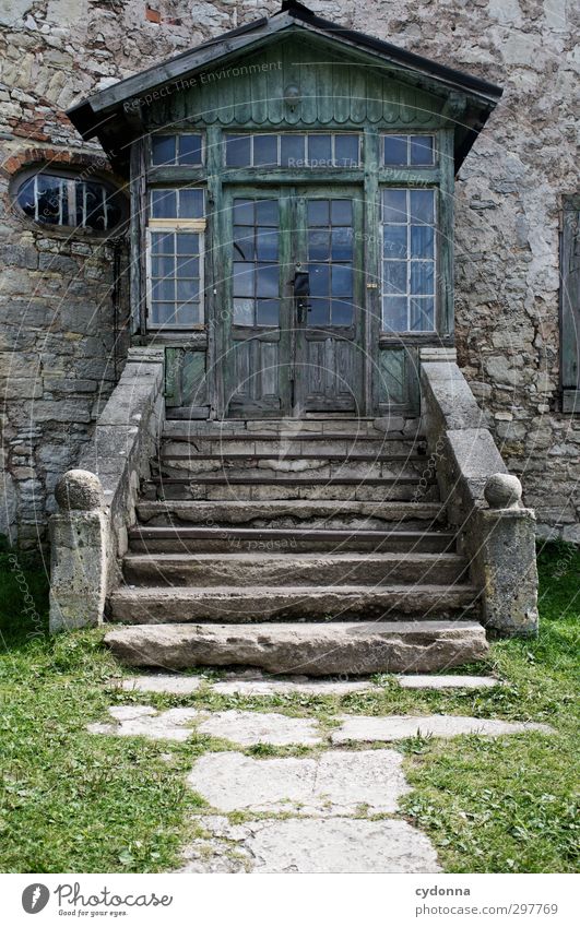 Einladend Abenteuer Häusliches Leben Altstadt Burg oder Schloss Bauwerk Architektur Mauer Wand Treppe Tür Wege & Pfade ästhetisch Einsamkeit Endzeitstimmung