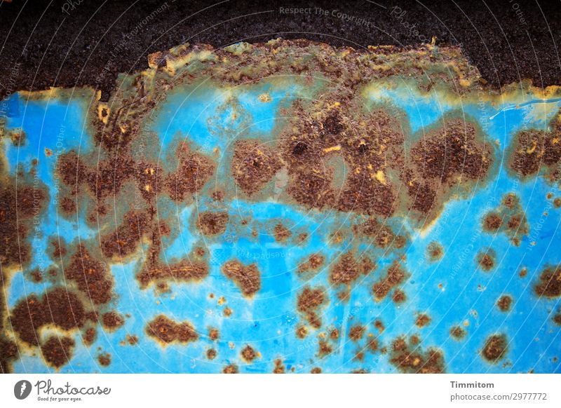 Dänischer Rost Dänemark Behälter u. Gefäße Container Metall ästhetisch blau braun schwarz Vergänglichkeit Farbfoto Außenaufnahme Menschenleer Tag Schatten