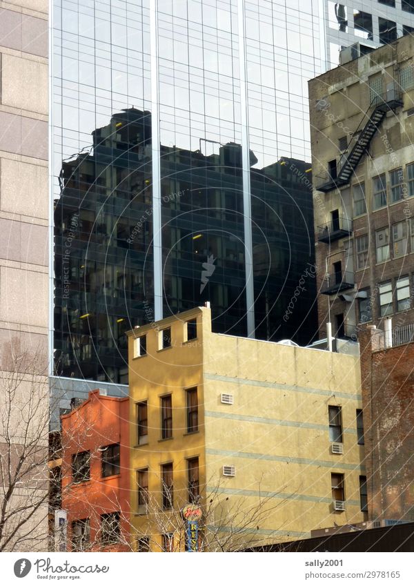 Baustilmischung... New York City USA Stadt Haus Hochhaus Mauer Wand Fassade außergewöhnlich einzigartig mehrfarbig Partnerschaft bizarr Ordnung Surrealismus