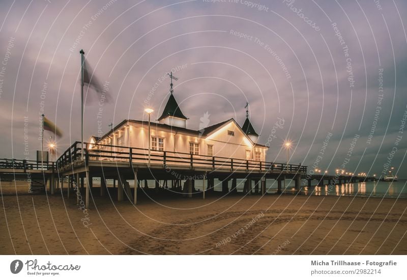 Seebrücke Ahlbeck, Insel Usedom Ferien & Urlaub & Reisen Tourismus Strand Meer Ostsee Ostseeinsel Himmel Wolken Nachthimmel Brücke Wasserfahrzeug Sand leuchten