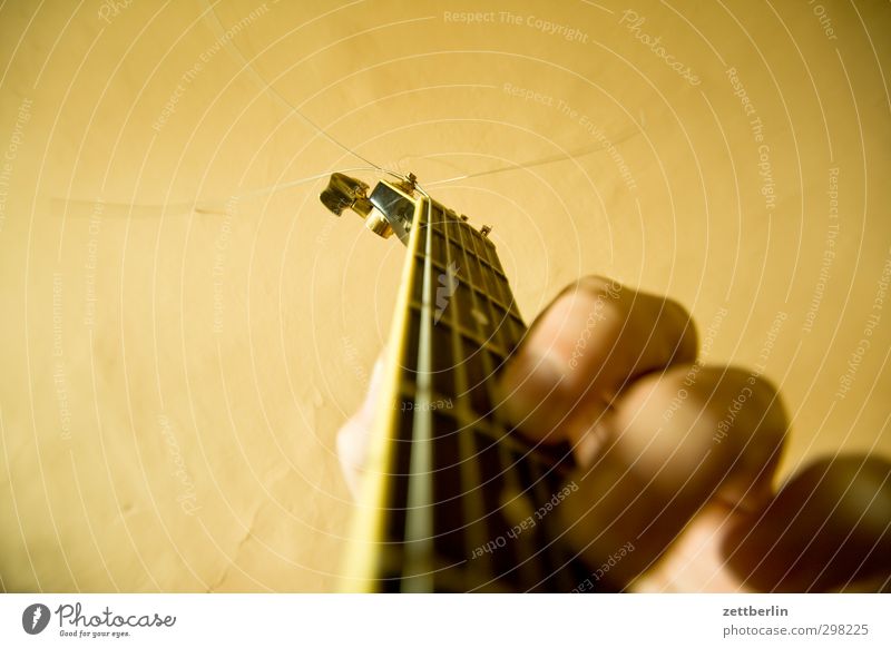 Artist Spielen Musik Hand Finger Kultur Jugendkultur Subkultur Konzert Musiker Gitarre gut schön Akkord bünde Elektrogitarre Gitarrenspieler Griff hals