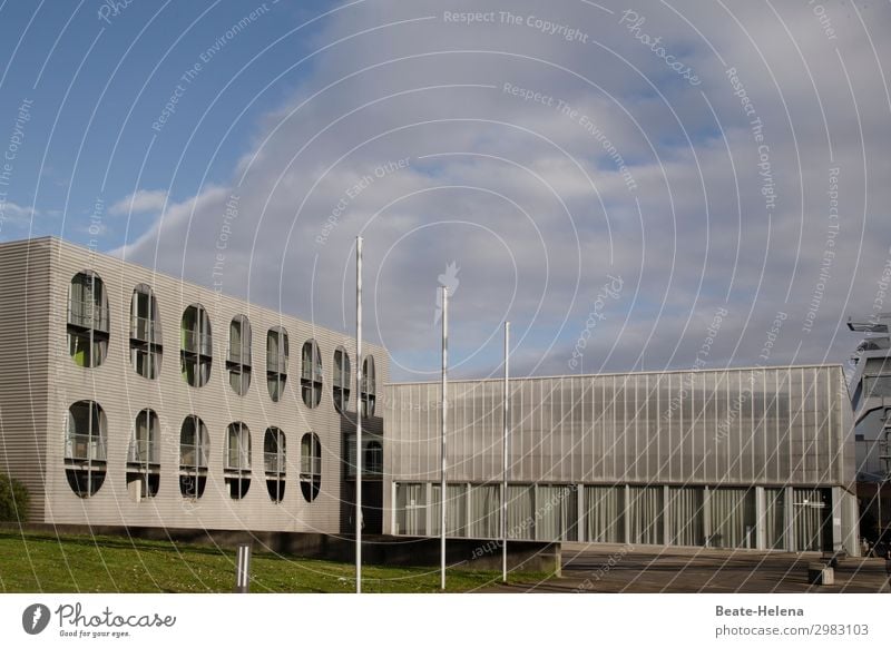 Sanierung der ehemaligen Halde Göttelborn Schulgebäude Studium Wissenschaften Architektur Schönes Wetter Saarland Bauwerk Gebäude Sehenswürdigkeit Fahnenmast