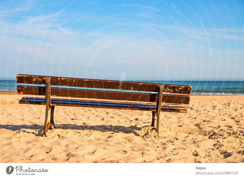 Bank am Ostseestrand Ferien & Urlaub & Reisen Tourismus Sommer Strand Meer Sand hell schön Idylle Parkbank Ruhebank Sandstrand Himmel blau entspannen relaxen