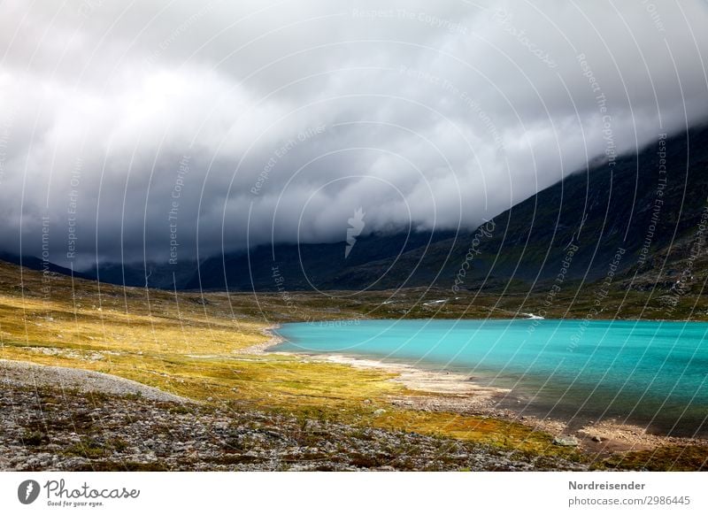 Bergsee Ferien & Urlaub & Reisen Abenteuer Ferne Freiheit Natur Landschaft Urelemente Wasser Himmel Wolken Gewitterwolken schlechtes Wetter Regen Gras