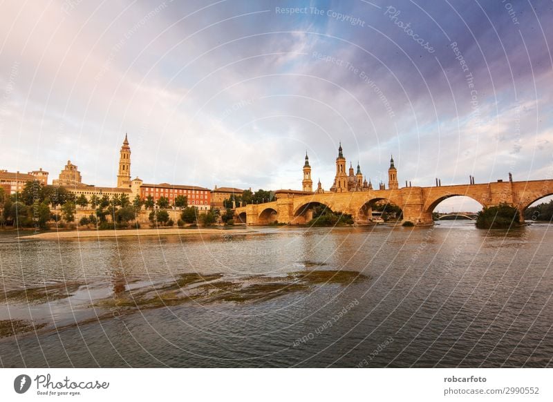 Ebro-Fluss durch Zaragoza Ferien & Urlaub & Reisen Tourismus Kultur Landschaft Himmel Kirche Platz Brücke Gebäude Architektur Denkmal Stein alt historisch