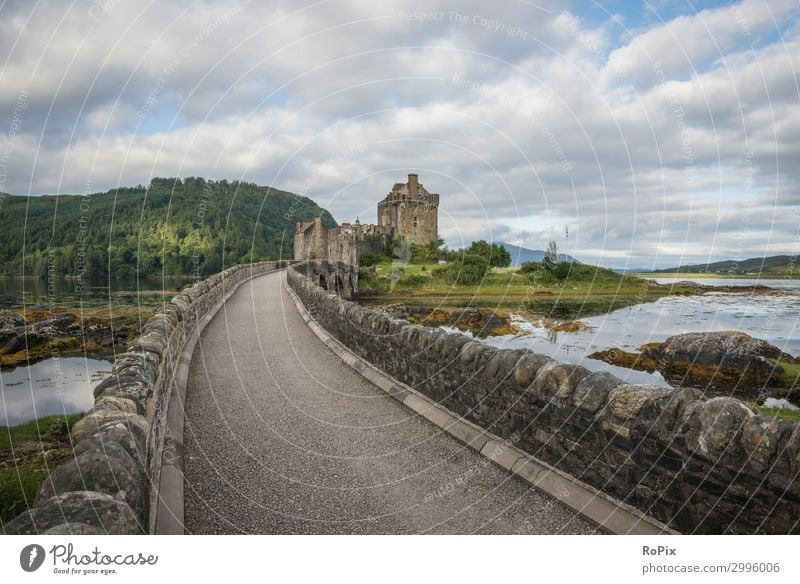 Eilean Donan Schloss Ferien & Urlaub & Reisen Tourismus Ausflug Sightseeing wandern Architektur Umwelt Natur Landschaft Himmel Wolken Horizont Küste Seeufer