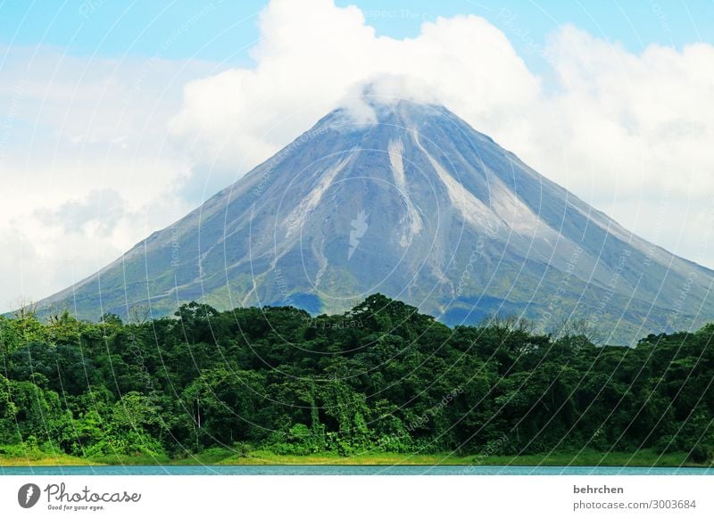 arenal | atemberaubender vulkan Sonnenlicht Kontrast Licht Tag Menschenleer Außenaufnahme Farbfoto Lavafeld Eruption schön fantastisch exotisch außergewöhnlich