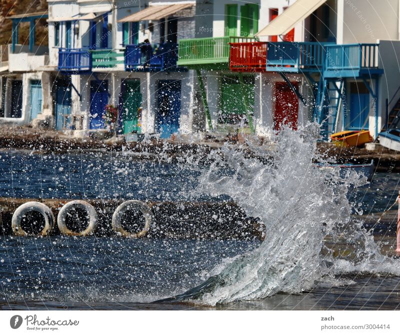 die Welle Wasser Meer Insel Griechenland Milos Ägäis Haus Fischerhütte Hütte Wellen mehrfarbig Küste Klima Dorf Fischerdorf Mittelmeer