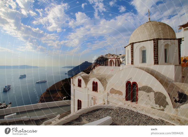 Blau und weiß Natur Wolken Schönes Wetter Hügel Küste Meer Mittelmeer Ägäis Insel Kykladen Santorin Caldera Griechenland Dorf Fischerdorf Altstadt Kirche