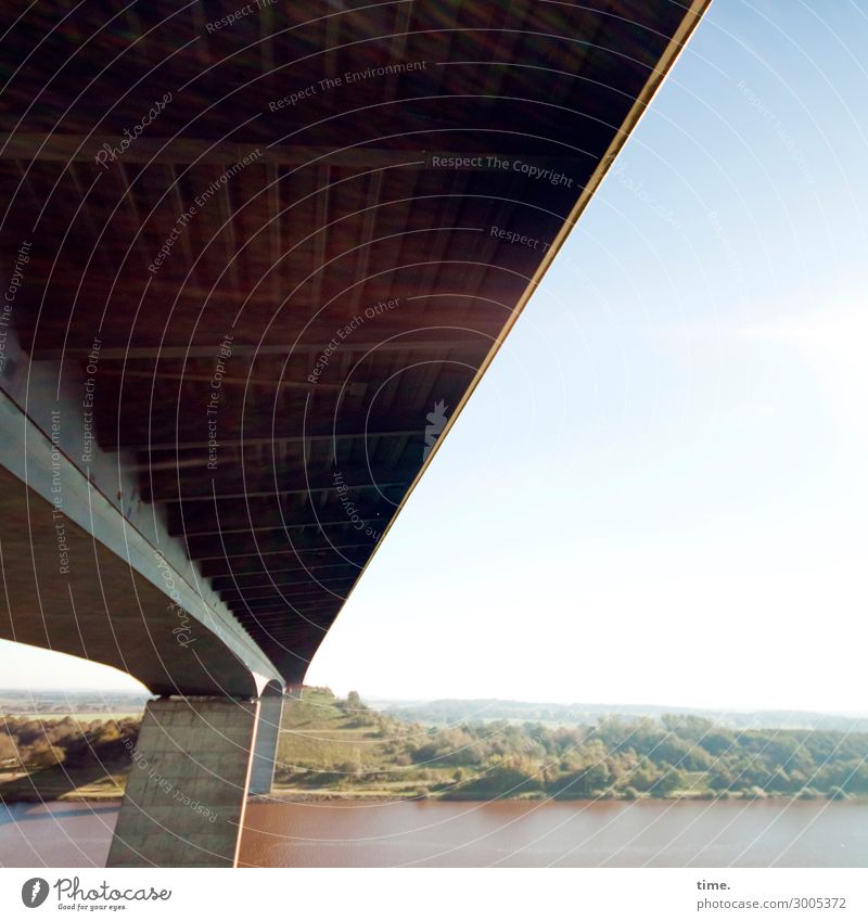 großzügig Landschaft Wasser Himmel Horizont Schönes Wetter Flussufer Brücke Bauwerk Gebäude Architektur Sehenswürdigkeit Verkehr Straße Autobahn Stein Beton