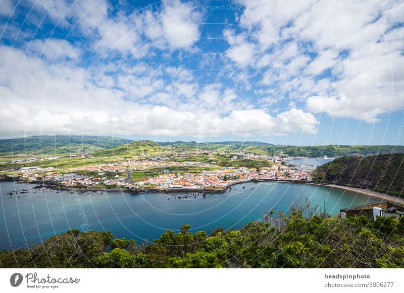 Panorama der Hafenstadt Horta auf Faial, Azoren Ferien & Urlaub & Reisen Tourismus Abenteuer Städtereise Kreuzfahrt Landschaft Pflanze Himmel Wolken Sommer