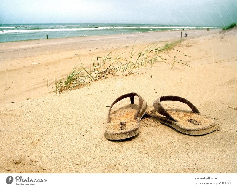 SOMMERTAGSTRAUM Strand Meer Sommer Flipflops braun Physik Wellen Brandung Gras Niederlande gelb schlechtes Wetter Spanien Gezeiten Ebbe Luft Sturm