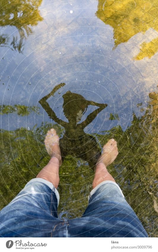 tanzen Mensch maskulin Leben Beine 1 Show Wasser Bewegung stehen Tanzen Gefühle Freude Fröhlichkeit Lebensfreude Zufriedenheit stagnierend Farbfoto