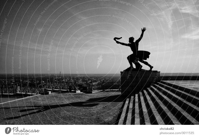 Flamme der Freiheit Sightseeing Städtereise maskulin Junger Mann Jugendliche Skulptur Kultur Sehenswürdigkeit Denkmal Freiheitsstatue muskulös Kraft