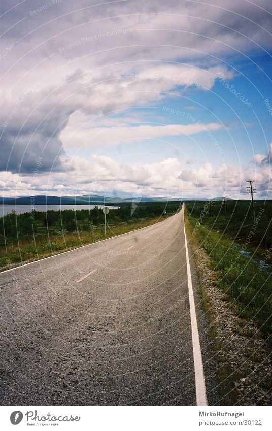 street to nowhere Finnland Skandinavien Ebene Straße Himmel Ferne