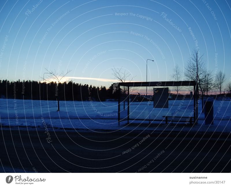 Bushaltestelle Winter Sonnenuntergang Schweden Linköping LIU Schnee