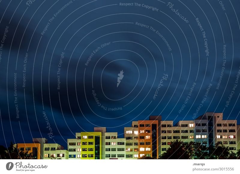 Quartier Himmel Wolken Freiburg im Breisgau Stadt Haus ästhetisch modern mehrfarbig Häusliches Leben Farbfoto Außenaufnahme Menschenleer Textfreiraum links