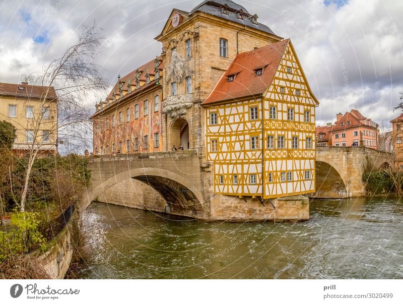 Bamberg at river Regnitz Haus Kultur Wasser Küste Flussufer Bach Altstadt Brücke Bauwerk Gebäude Architektur Fassade alt historisch Idylle Nostalgie Tradition