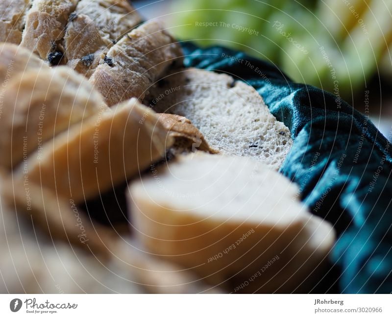 Brotkorb für ein Fest Lebensmittel Teigwaren Backwaren Ernährung Restaurant Feste & Feiern Essen Jahrmarkt Hochzeit Geburtstag genießen Gesundheit Farbfoto