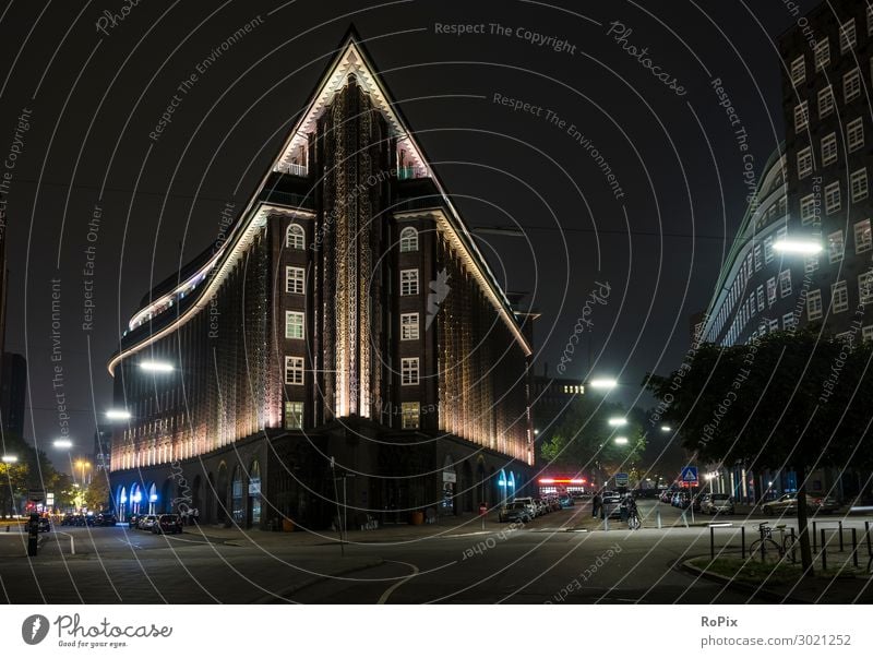 Chilehaus in hamburg bei Nacht. Stil Design Tourismus Ausflug Sightseeing Städtereise Büroarbeit Arbeitsplatz Wirtschaft Handel Museum Skulptur Architektur