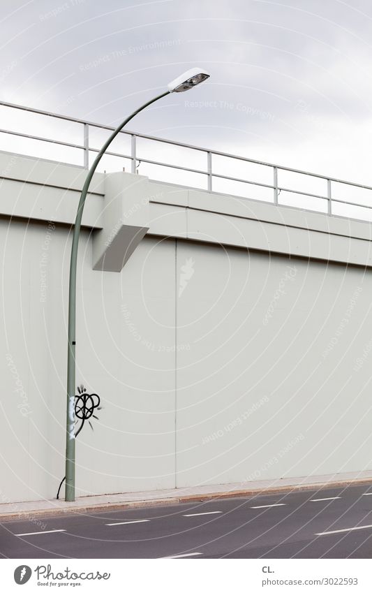 betonblume Himmel Wolken Blume Menschenleer Brücke Bauwerk Architektur Mauer Wand Verkehr Verkehrswege Straßenverkehr Wege & Pfade Brückengeländer