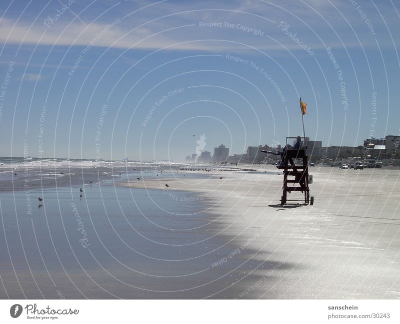 daytona beach 02 Strand Meer Sommer Amerika Nordamerika Fernweh Florida USA Sand Himmel blau Sandstrand Küste Strandposten Rettungsschwimmer Kontrolle