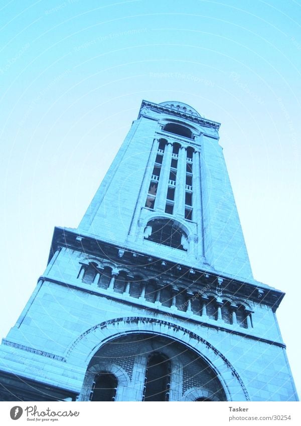 High in the sky Paris Architektur Amelie Turm