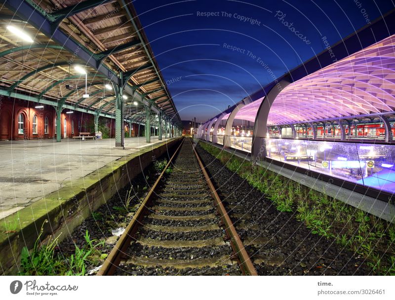 Betriebsschluss Technik & Technologie Kassel Bauwerk Architektur Fassade Sehenswürdigkeit Verkehr Schienenverkehr Bahnfahren Bahnhof Bahnsteig Gleise historisch