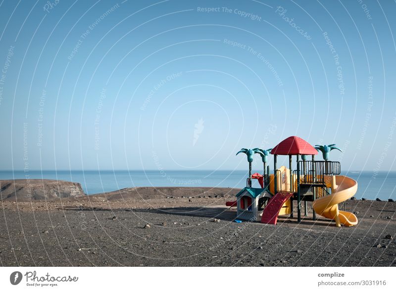 Spielparadies Freude Freizeit & Hobby Spielen Kind Umwelt Natur Horizont Sonne Klima Menschenleer bizarr modern Spielplatz karg Wüste Statue falsch Meer Strand