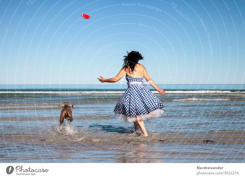 Strandspiele Ferien & Urlaub & Reisen Freiheit Sommer Sommerurlaub Meer Mensch feminin Frau Erwachsene Wasser Wolkenloser Himmel Schönes Wetter Wellen Nordsee