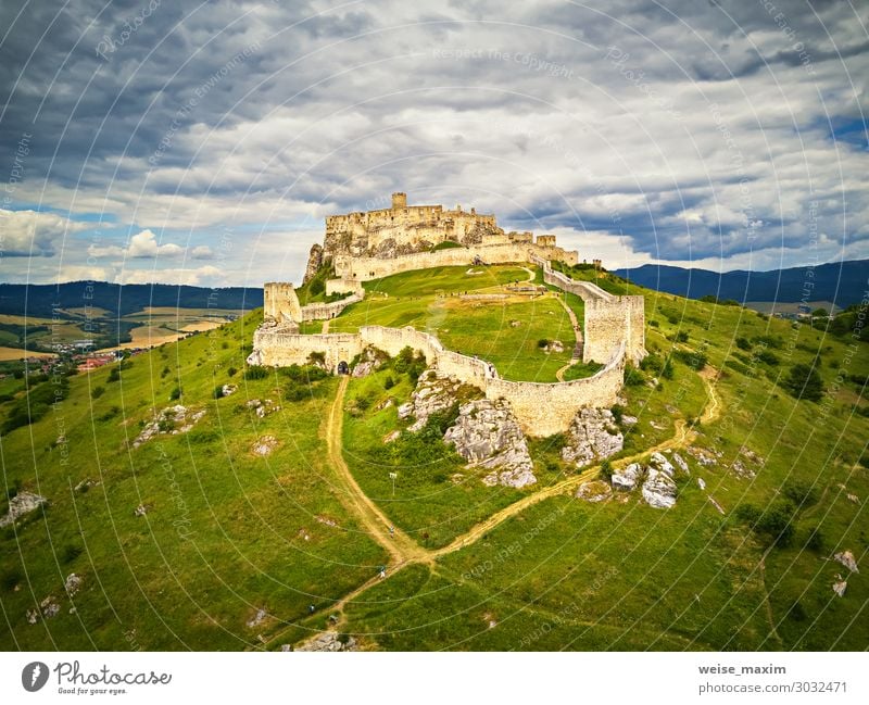 Luftaufnahme der Burg Spis (Spiš, Spišský) im Sommer Ferien & Urlaub & Reisen Tourismus Ausflug Abenteuer Ferne Freiheit Sightseeing Sommerurlaub