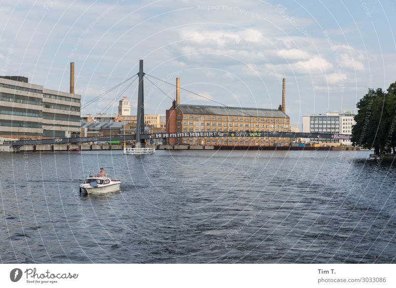 Berlin Köpenick Stadt Hauptstadt Stadtzentrum Altstadt Skyline Industrieanlage Fabrik Bauwerk Gebäude Architektur Schornstein Tourismus Spree Brücke kaisersteg