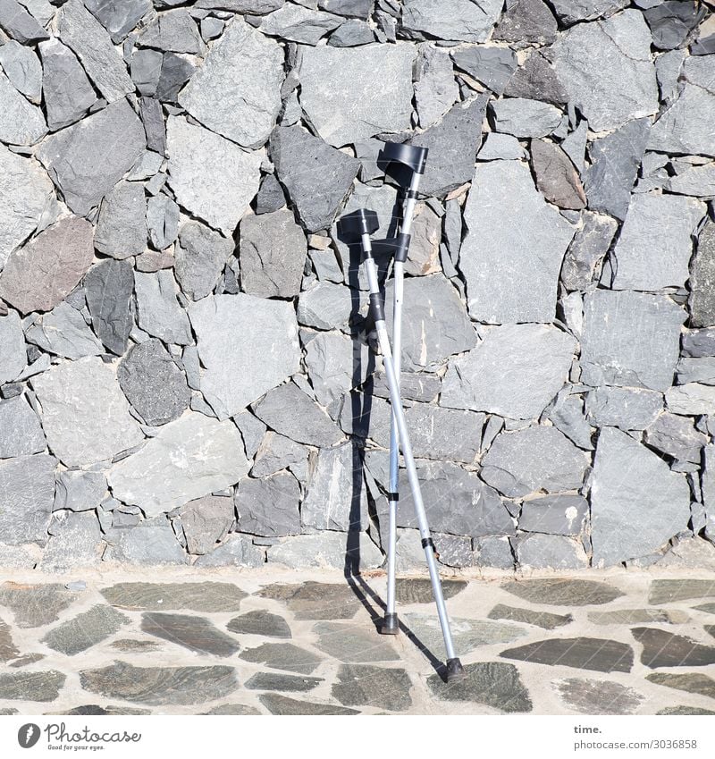 Kletterhilfen Platz Bauwerk Mauer Wand Veranda Fliesen u. Kacheln Steinmauer Gehhilfe Aluminium stehen trocken Wärme grau Hilfsbereitschaft trösten dankbar