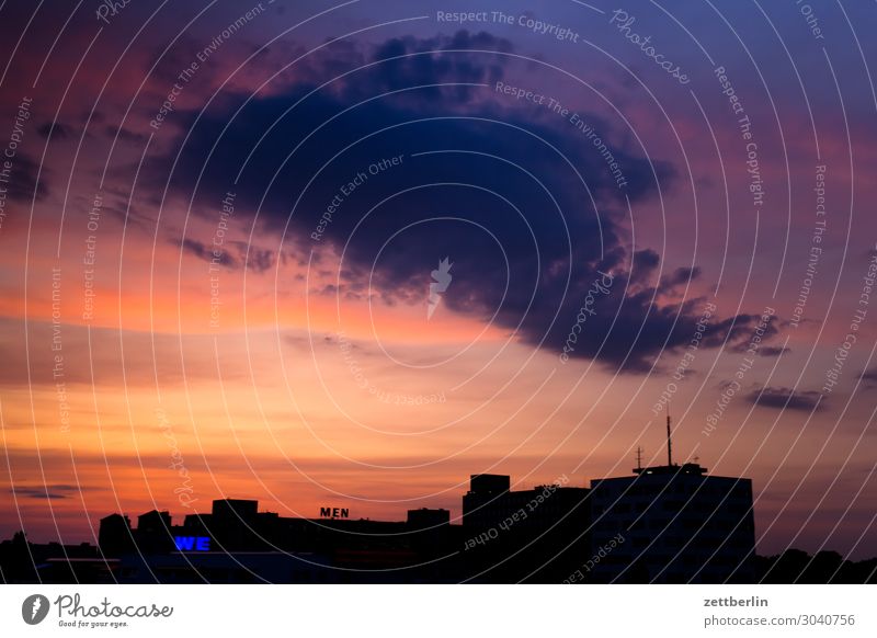 Wolke über WE MEN Menschenleer Textfreiraum Himmel Himmel (Jenseits) Wolken Abend Dämmerung Feierabend Wetter Haus Gebäude Skyline Berlin reinickendorf