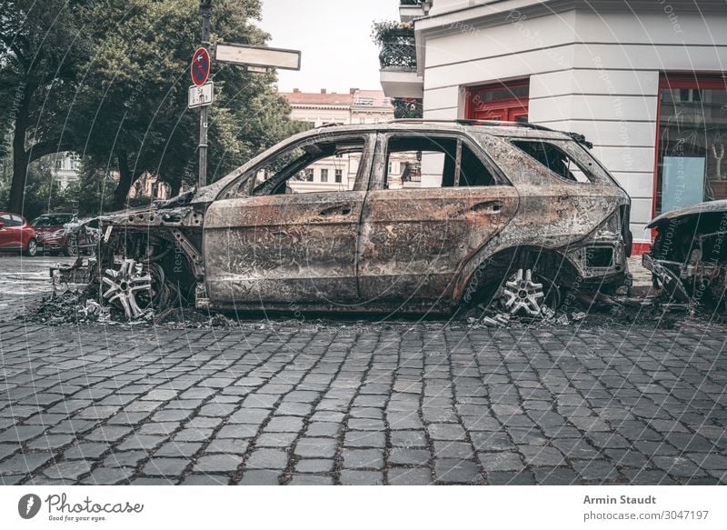 Kreuzberger Nächte II Lifestyle Hauptstadt Stadtzentrum Straße PKW Konflikt & Streit Armut bedrohlich kaputt reich Stimmung Angst Zukunftsangst gefährlich