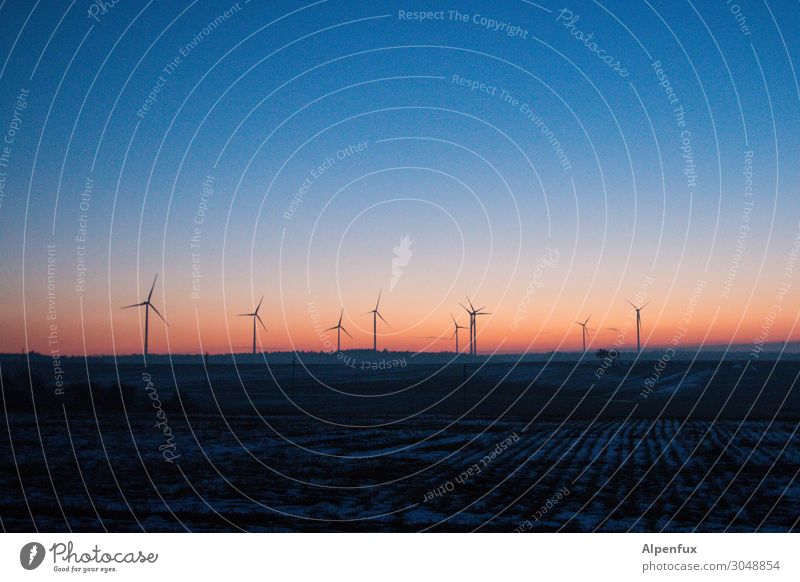 Windräder | nebulös Windkraftanlage Beginn Ärger Stress Bewegung Endzeitstimmung Energie Gesellschaft (Soziologie) innovativ kalt Klima Krise Problemlösung