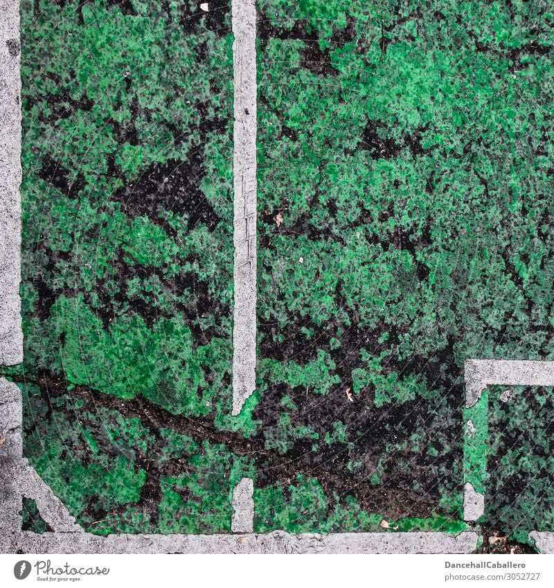 Eckball... Freizeit & Hobby Sport Ballsport Sportmannschaft Fußball Sportstätten Fußballplatz Linie alt eckig kaputt grün weiß Eckstoß Punkt Sportrasen Asphalt