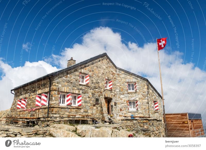 Tierberglihütte Ferien & Urlaub & Reisen Berge u. Gebirge wandern Natur Landschaft Wetter Alpen Hütte Dach Stein Fahne alt tierberglihütte funffingerstock sky