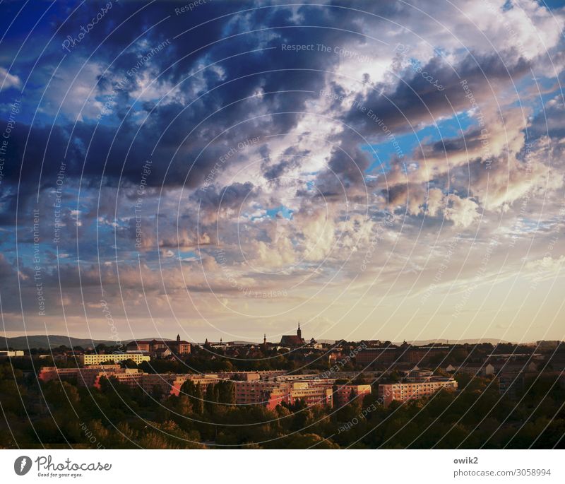 Stunden später Himmel Wolken Schönes Wetter Bautzen Deutschland Kleinstadt Stadtzentrum Skyline bevölkert Haus Kirche Dom Gebäude Plattenbau Stein Beton alt