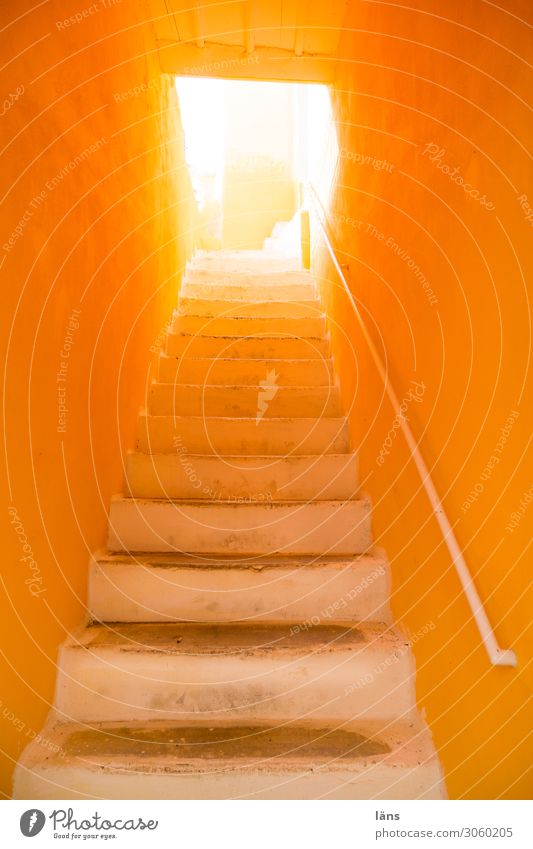 Treppe Hauseingang Häusliches Leben Wohnung Insel Naxos Chalki Griechenland Mauer Wand einfach orange Schutz Erwartung geheimnisvoll Leichtigkeit Sicherheit